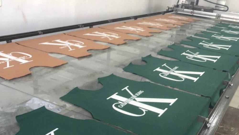 آرت سیلک هنر، خدمات چاپ عکس روی انواع لباس در تبریز